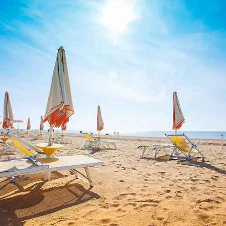 Family With Pool Access Bibione